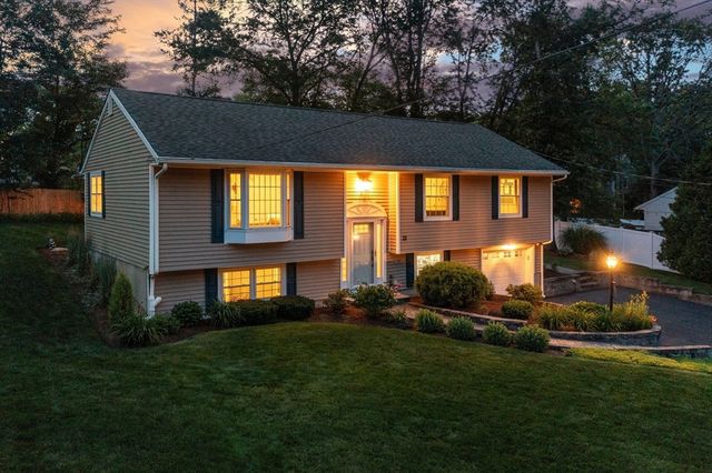 28 Vinal Street, Hudson, MA 01749