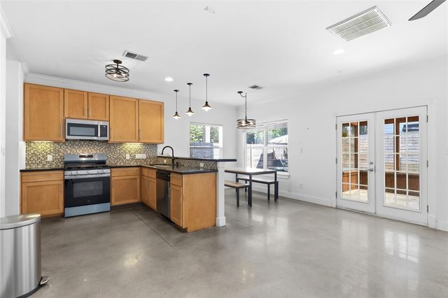 2610 Hidalgo ST, Austin, TX 78702