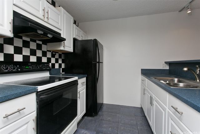 60 N Beretania Street 3405, Honolulu, HI 96817