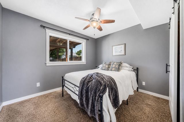 727 E Carrie Dr, Medical Lake, WA 99022
