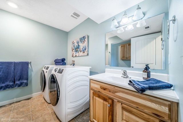 727 E Carrie Dr, Medical Lake, WA 99022