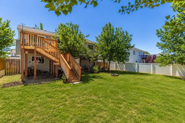 727 E Carrie Dr, Medical Lake, WA 99022