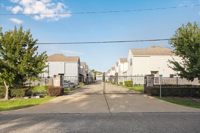 8812 Hollister Pine Court, Houston, TX 77080