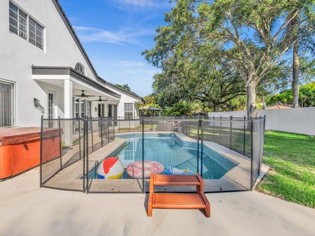 3715 Starboard Avenue, Cooper City, FL 33026