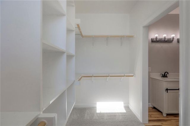 315 NE 51st Road, Warrensburg, MO 64093