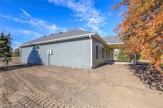 315 NE 51st Road, Warrensburg, MO 64093