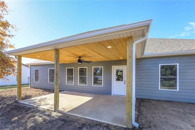 315 NE 51st Road, Warrensburg, MO 64093