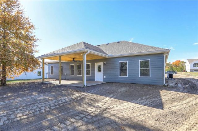 315 NE 51st Road, Warrensburg, MO 64093