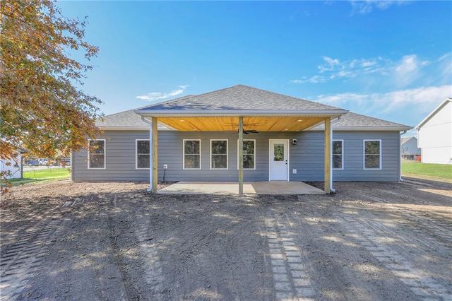 315 NE 51st Road, Warrensburg, MO 64093