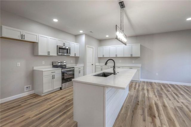 315 NE 51st Road, Warrensburg, MO 64093