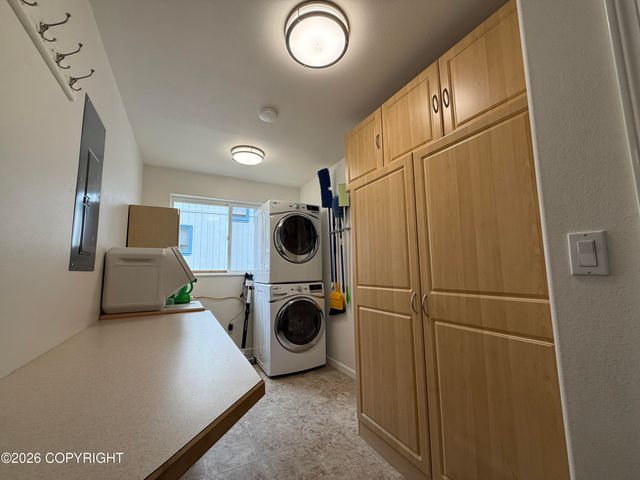3330 S Lake View Loop, Big Lake, AK 99652