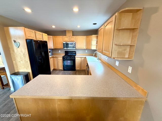 3330 S Lake View Loop, Big Lake, AK 99652