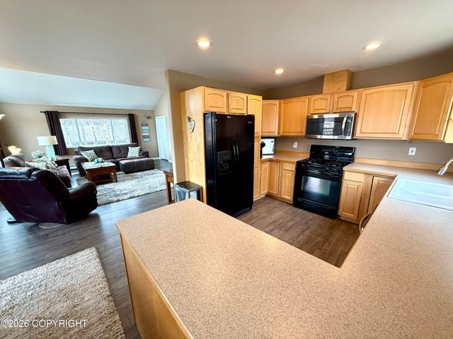 3330 S Lake View Loop, Big Lake, AK 99652