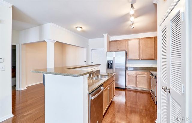 1251 Strassner Drive 2403, Brentwood, MO 63144