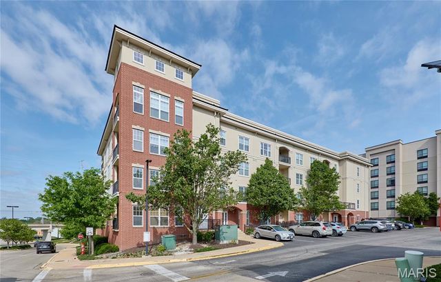 1251 Strassner Drive 2403, Brentwood, MO 63144