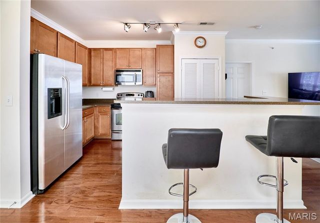 1251 Strassner Drive 2403, Brentwood, MO 63144