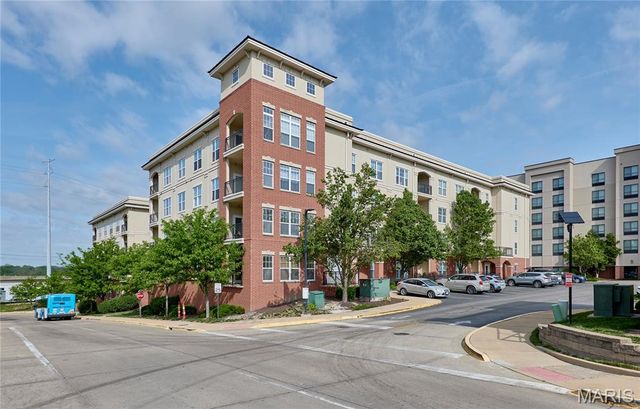 1251 Strassner Drive 2403, Brentwood, MO 63144