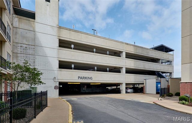1251 Strassner Drive 2403, Brentwood, MO 63144