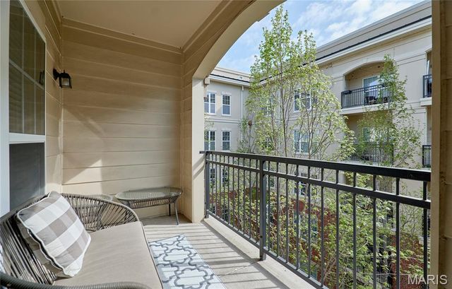1251 Strassner Drive 2403, Brentwood, MO 63144
