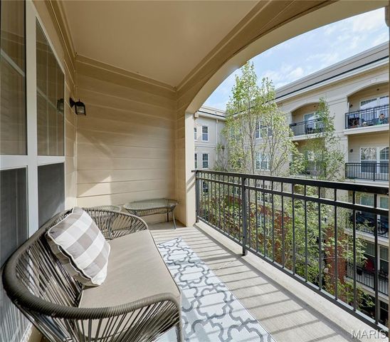 1251 Strassner Drive 2403, Brentwood, MO 63144