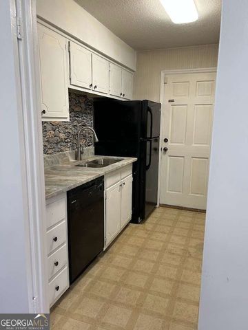 184 Rue Fontaine, Lithonia, GA 30038