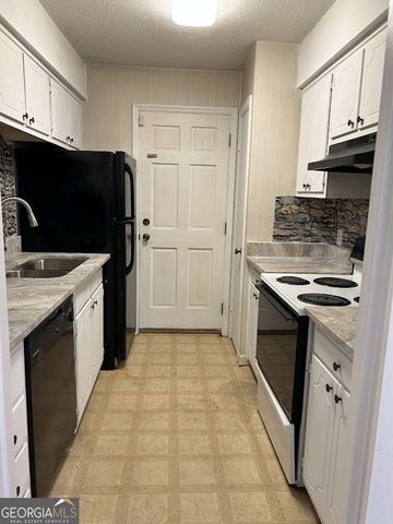 184 Rue Fontaine, Lithonia, GA 30038