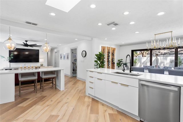 207 S COOLIDGE AVENUE, Tampa, FL 33609