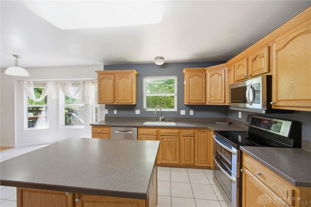 1087 Kingsview Court, Maineville, OH 45039