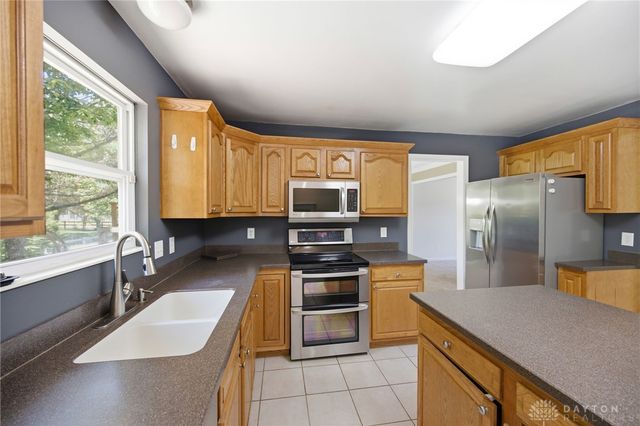1087 Kingsview Court, Maineville, OH 45039