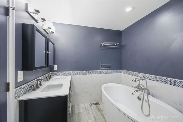 1087 Kingsview Court, Maineville, OH 45039