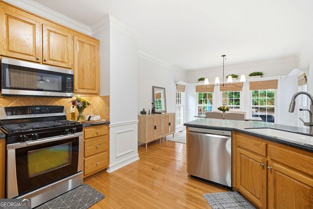 906 Spring Valley, Woodstock, GA 30189