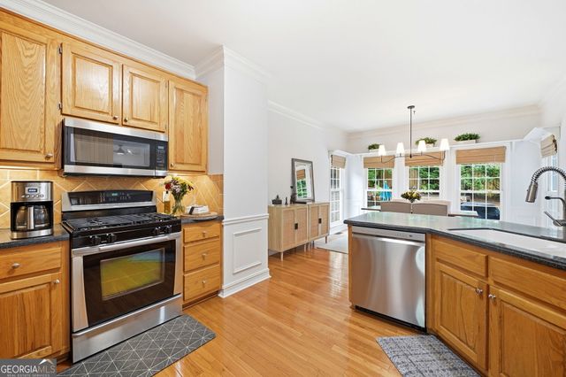 906 Spring Valley, Woodstock, GA 30189