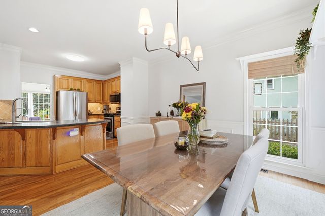 906 Spring Valley, Woodstock, GA 30189