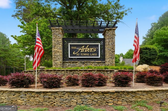 906 Spring Valley, Woodstock, GA 30189