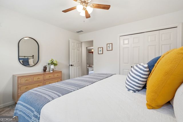 906 Spring Valley, Woodstock, GA 30189