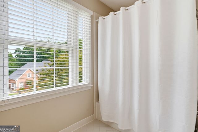 906 Spring Valley, Woodstock, GA 30189