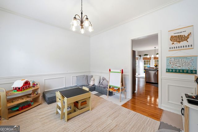 906 Spring Valley, Woodstock, GA 30189