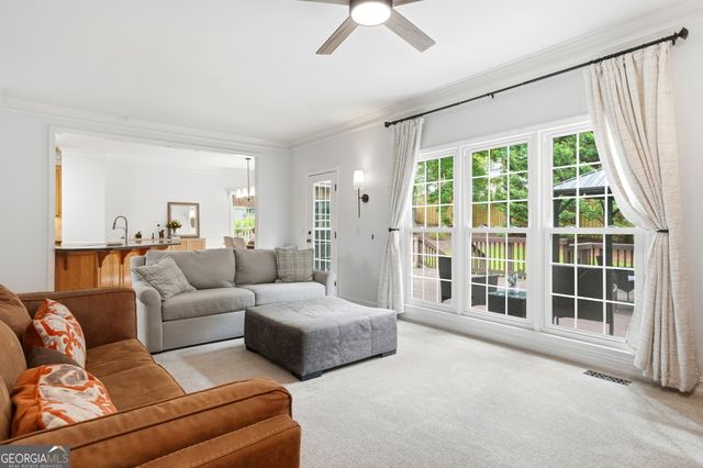 906 Spring Valley, Woodstock, GA 30189