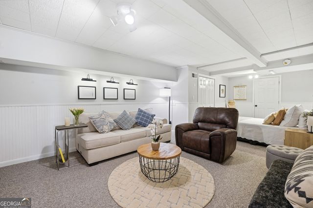 906 Spring Valley, Woodstock, GA 30189