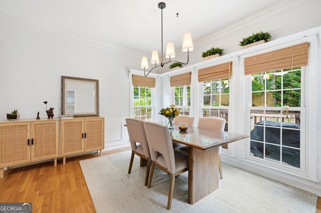 906 Spring Valley, Woodstock, GA 30189