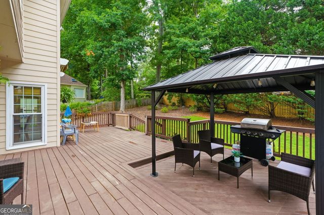 906 Spring Valley, Woodstock, GA 30189