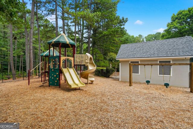 906 Spring Valley, Woodstock, GA 30189