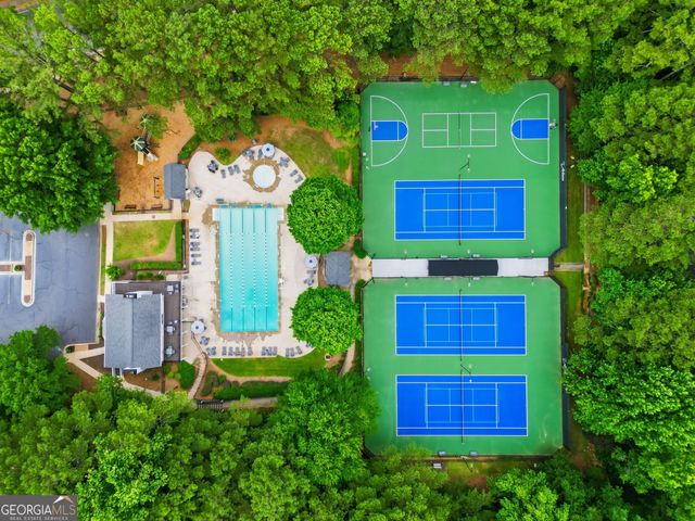 906 Spring Valley, Woodstock, GA 30189