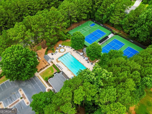 906 Spring Valley, Woodstock, GA 30189