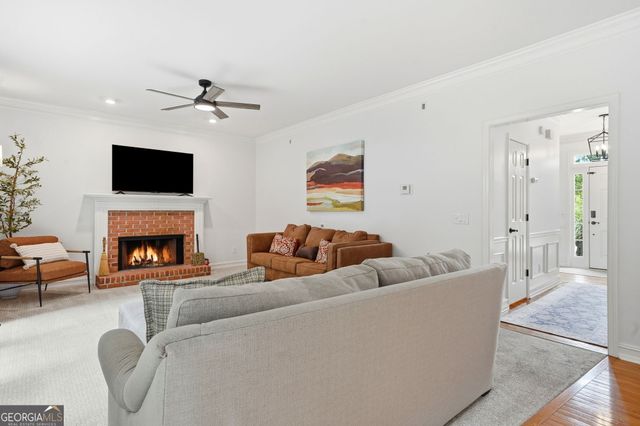 906 Spring Valley, Woodstock, GA 30189