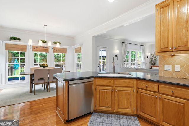 906 Spring Valley, Woodstock, GA 30189