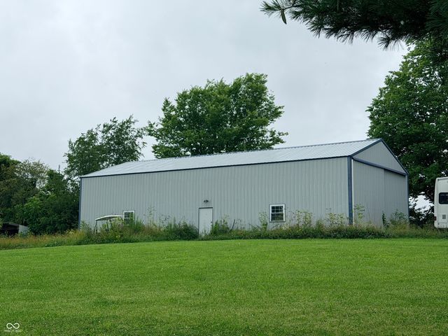 5130 S The Farm Road, Rushville, IN 46173