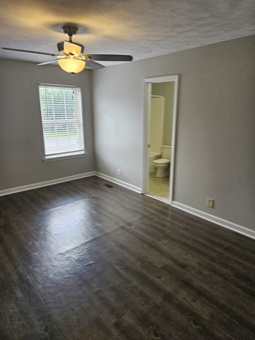 2015 Bradyville Pike, Murfreesboro, TN 37130