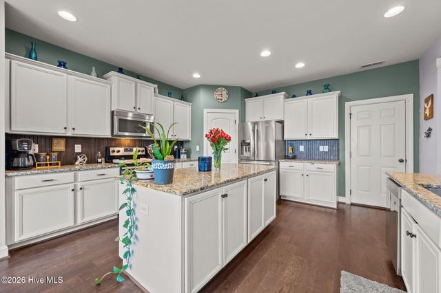 105 Hampton Drive, Holly Ridge, NC 28445