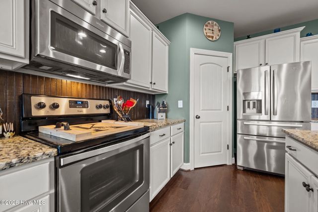 105 Hampton Drive, Holly Ridge, NC 28445